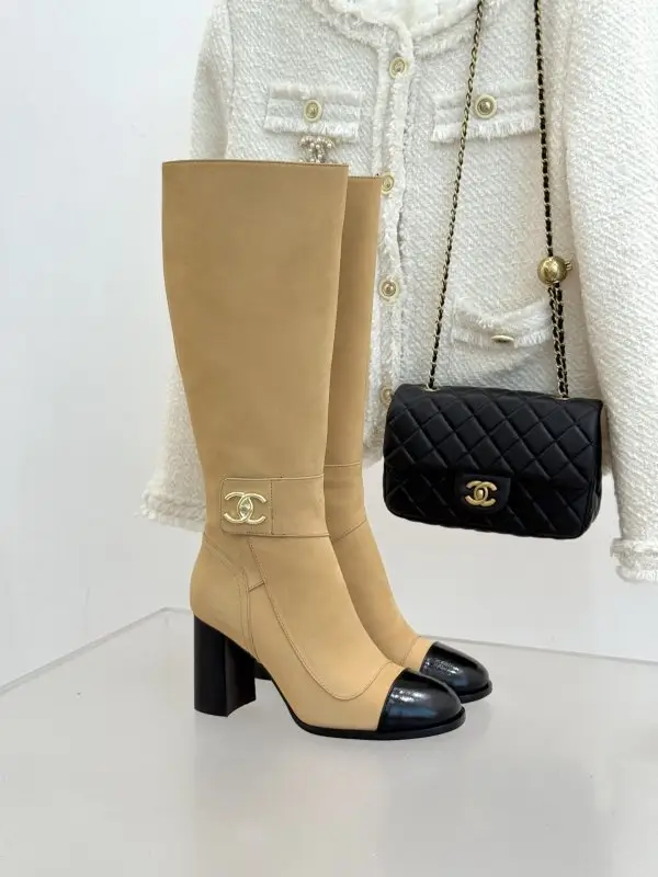 Chanel — Чоботи шкіряні жіночі