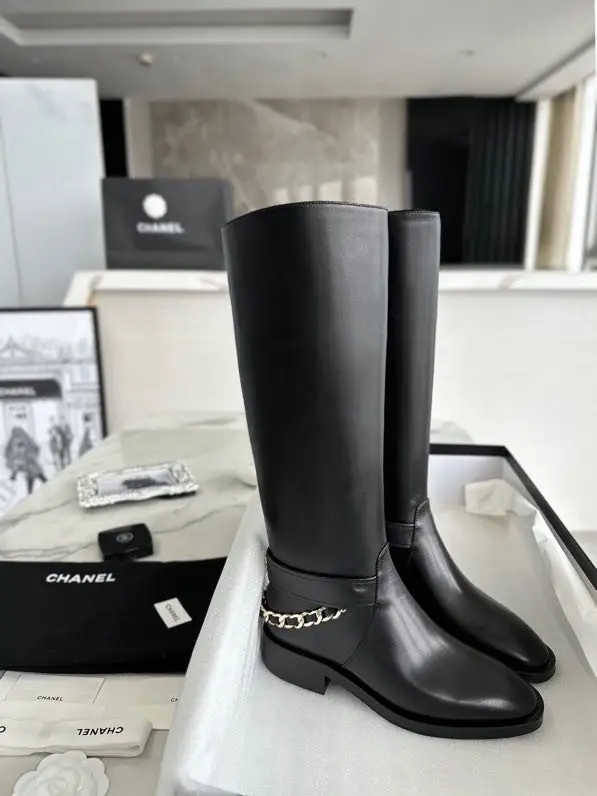 Chanel — Чоботи шкіряні жіночі