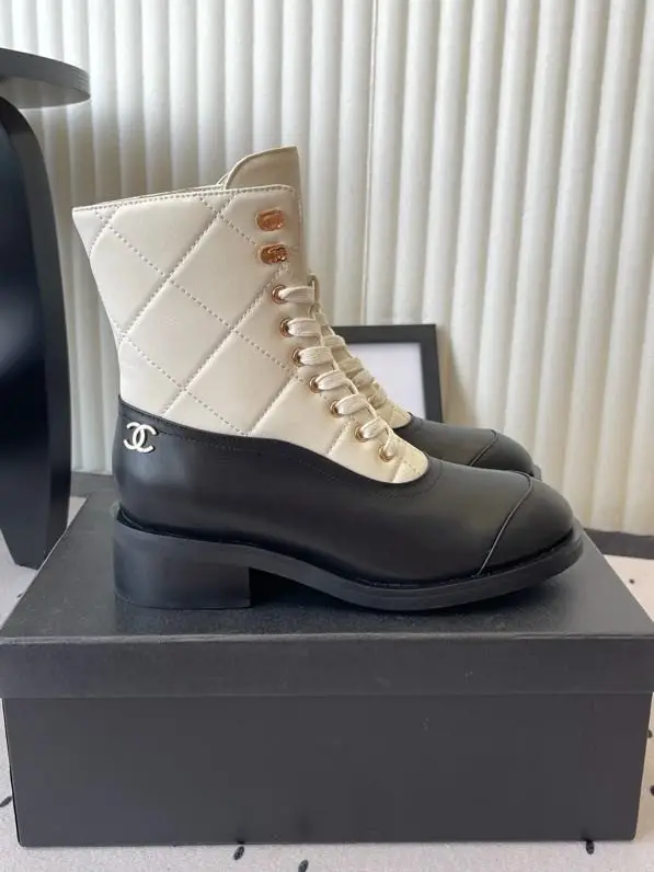 Chanel — Ботинки кожаные женские