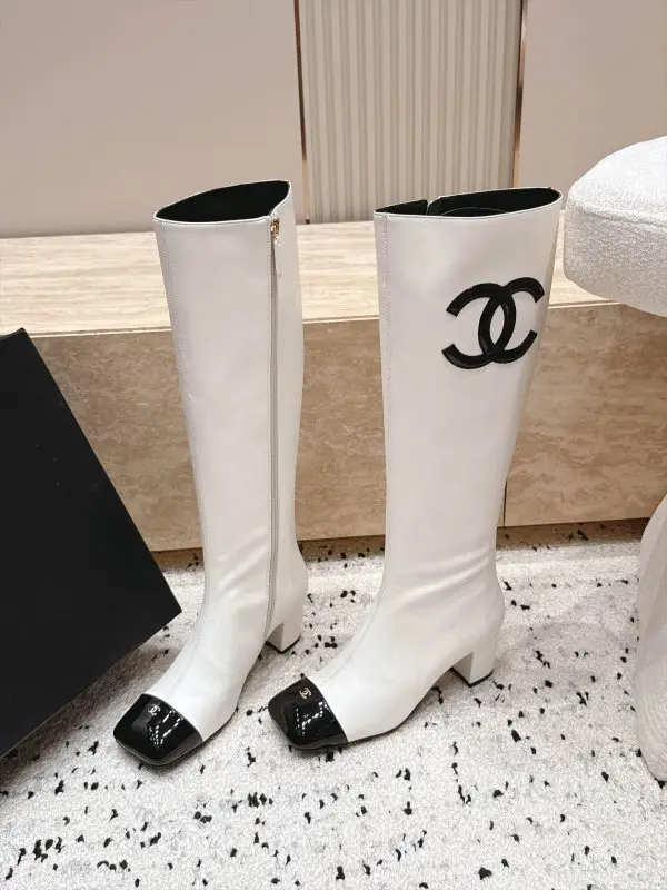 Chanel — Чоботи шкіряні жіночі