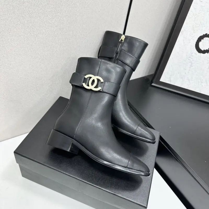 Chanel Ботинки кожаные женские — Фото 2