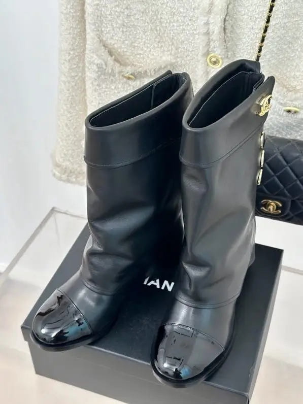 Chanel Сапоги кожаные женские — Фото 2