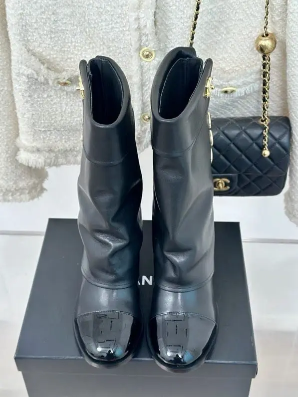 Chanel Сапоги кожаные женские — Фото 3