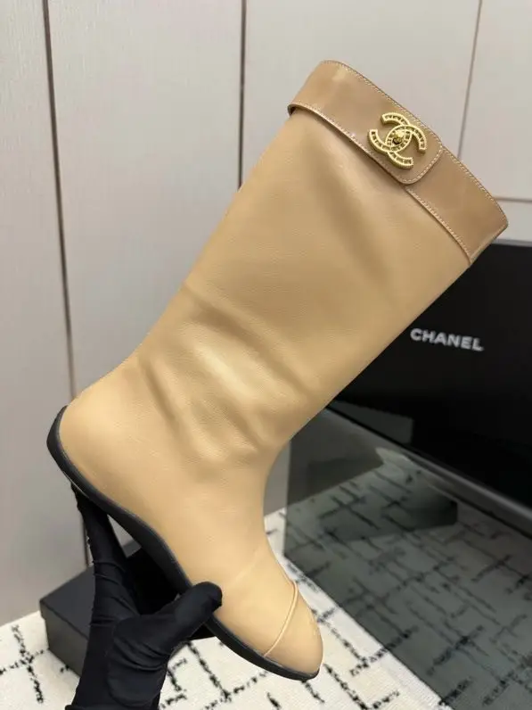 Chanel Сапоги кожаные женские — Фото 5