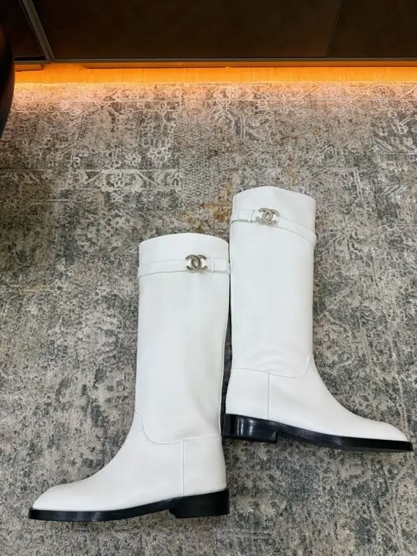 Chanel Boots leather women's — Photo 5