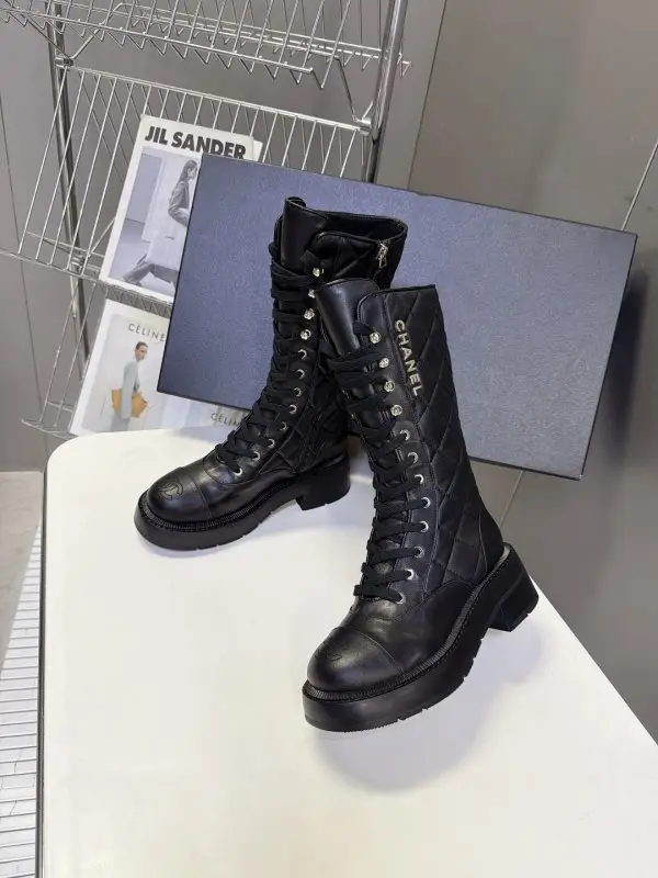 Chanel Чоботи шкіряні жіночі — Фото 5