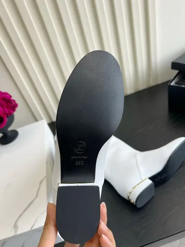 Chanel Boots leather women's — Photo 5