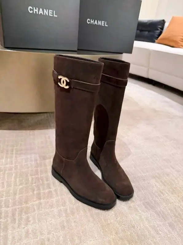Chanel — Чоботи замшеві жіночі