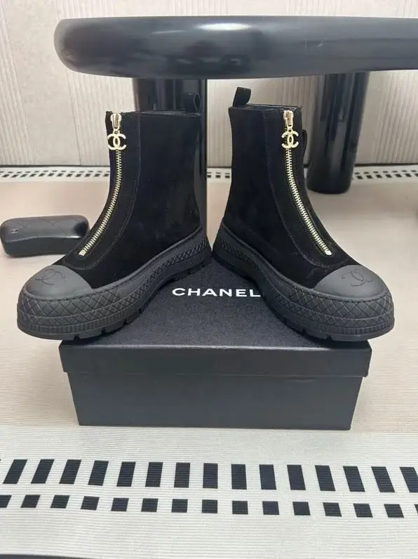 Chanel — Черевики жіночі замшеві на блискавки