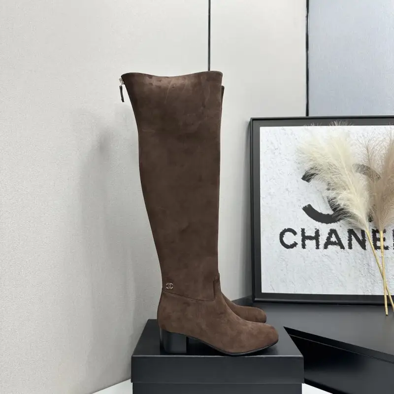 Chanel — Чоботи жіночі
