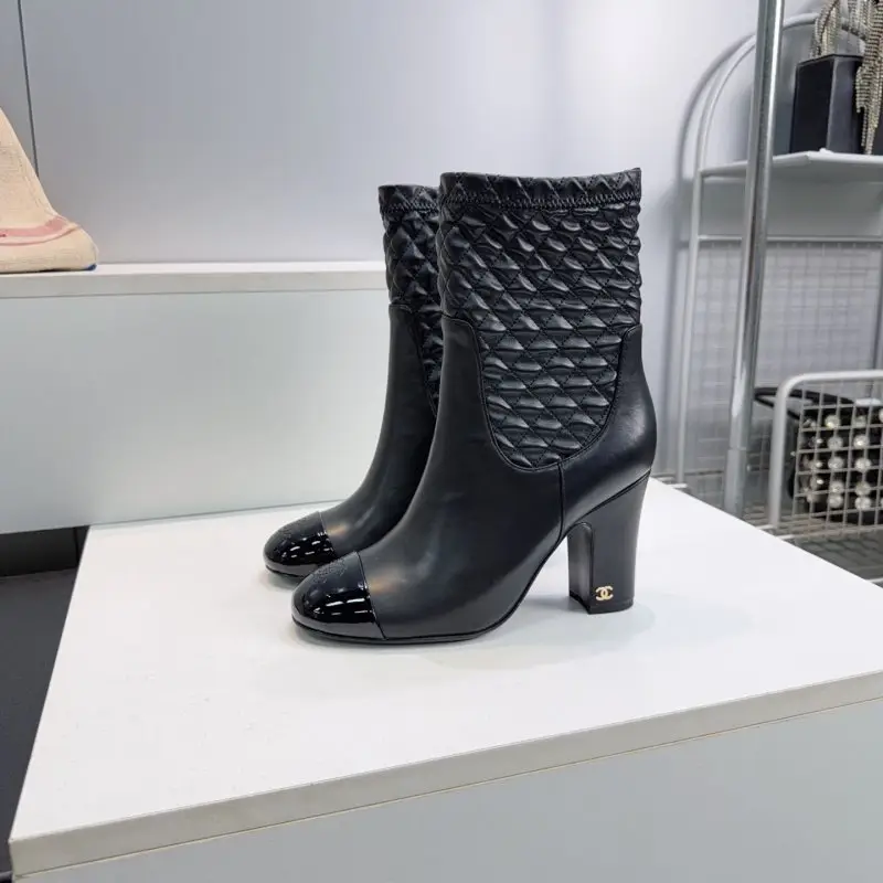 Chanel — Ботинки женские