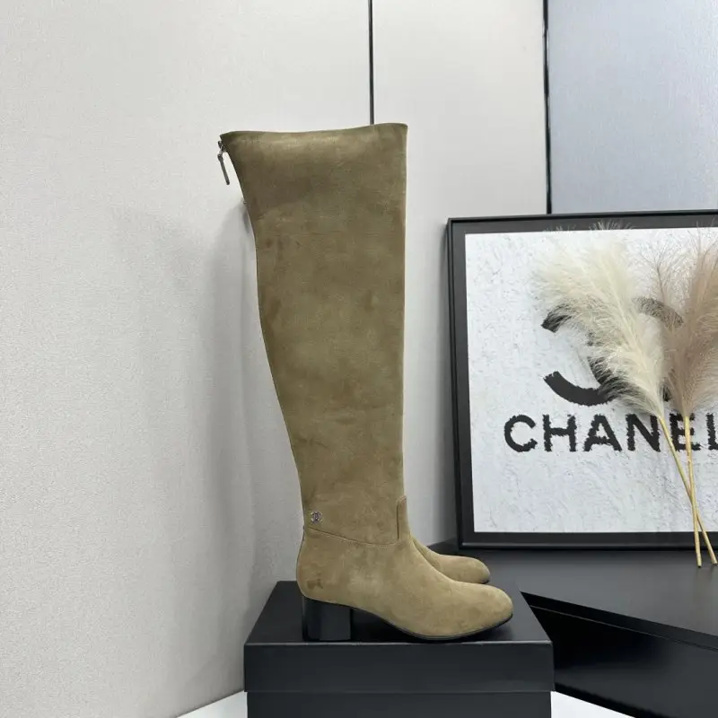 Chanel — Чоботи жіночі