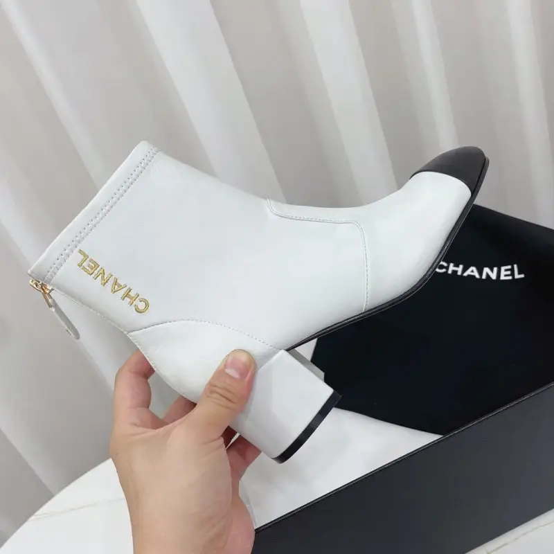 Chanel — Ботинки женские