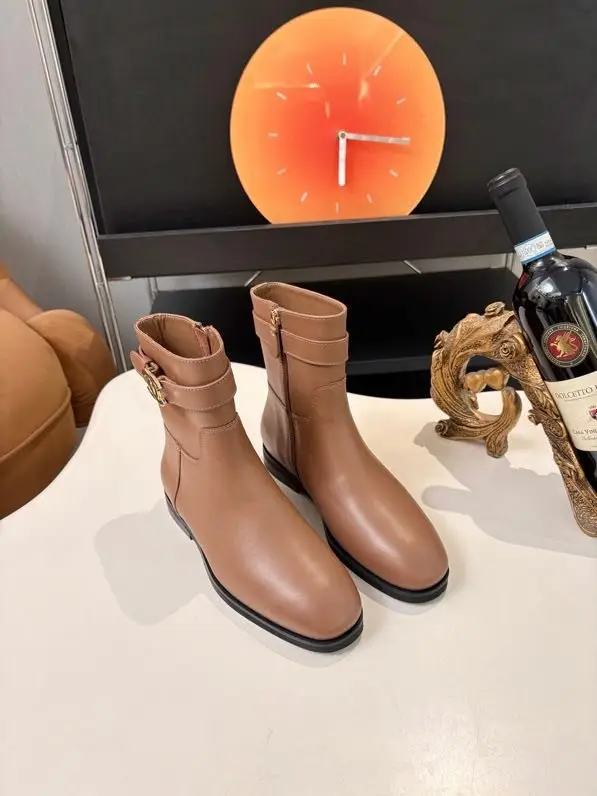 Chanel — Ботинки женские