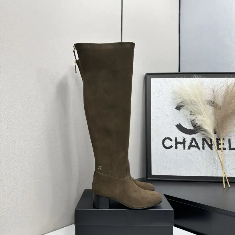 Chanel — Чоботи жіночі