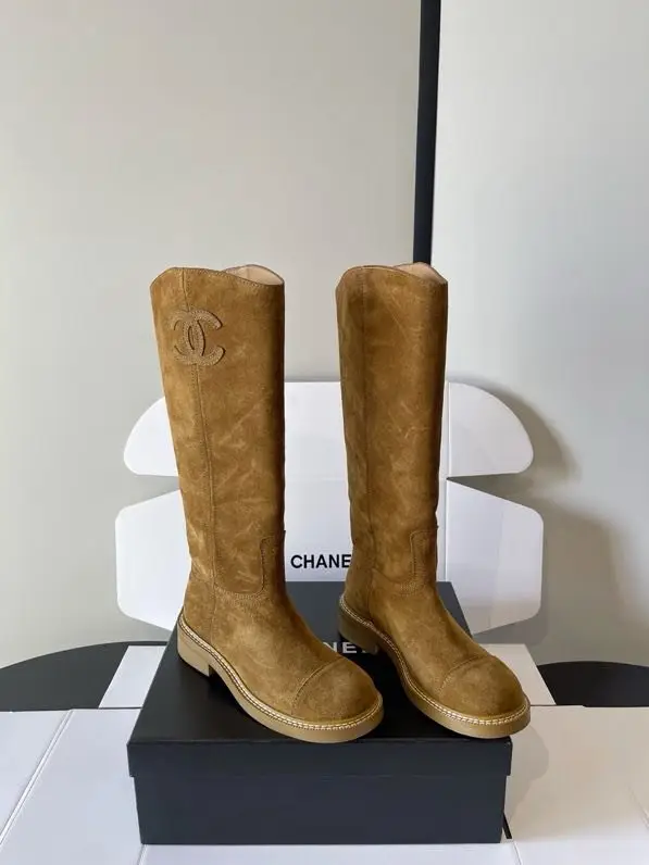 Chanel — Чоботи жіночі