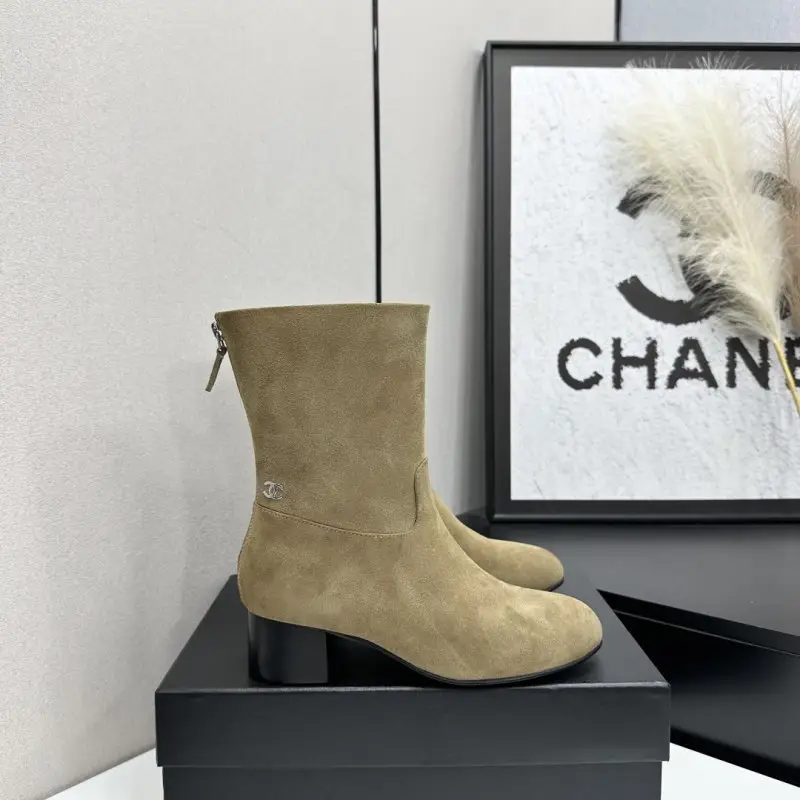 Chanel — Ботинки женские