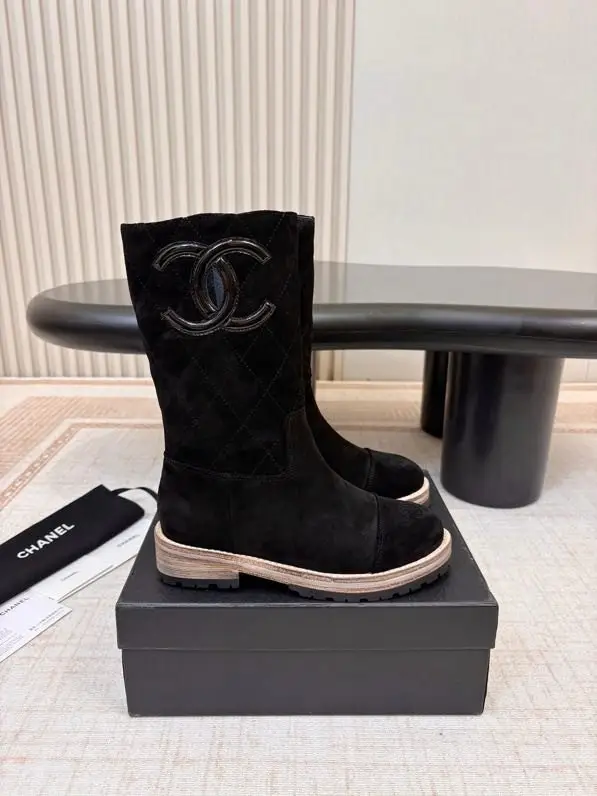 Chanel Чоботи жіночі — Фото 1