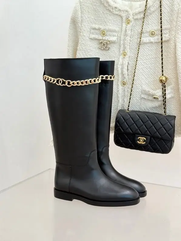 Chanel — Чоботи жіночі