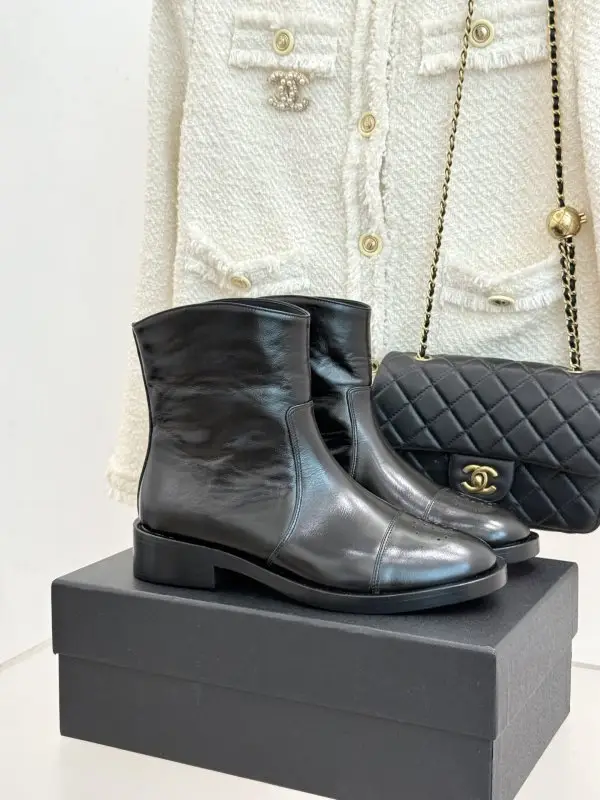 Chanel Ботинки женские — Фото 1