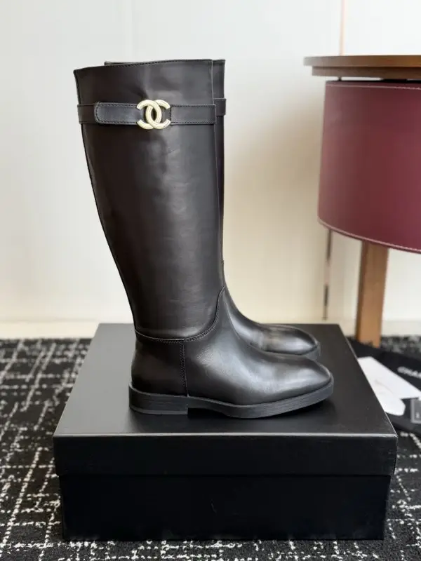 Chanel — Чоботи жіночі