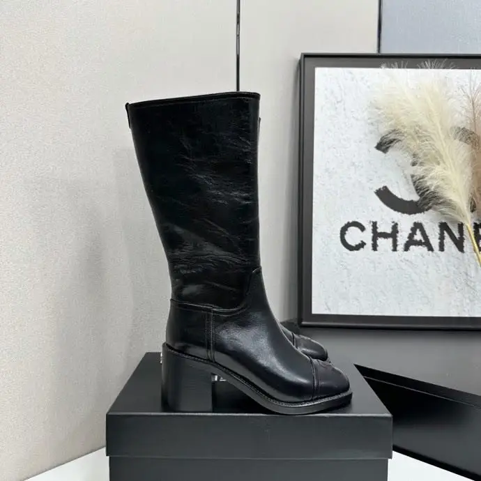 Chanel — Чоботи жіночі