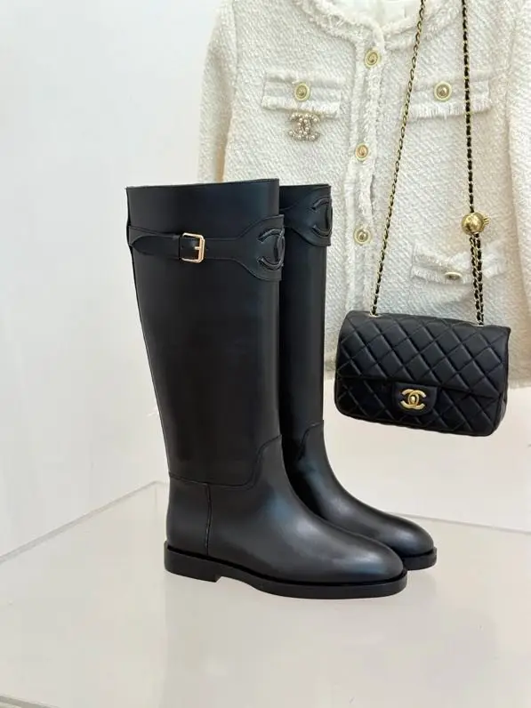 Chanel Чоботи жіночі — Фото 1
