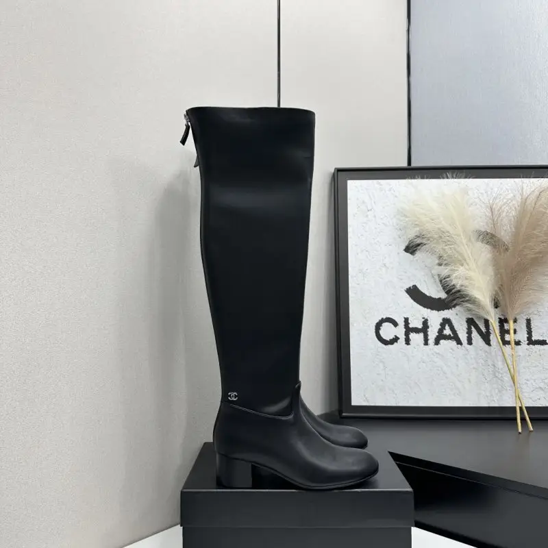 Chanel — Чоботи жіночі
