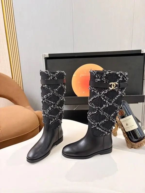 Chanel — Чоботи жіночі