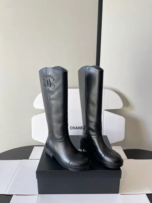 Chanel — Чоботи жіночі