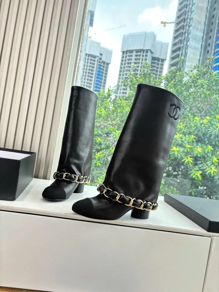 Chanel — Чоботи жіночі