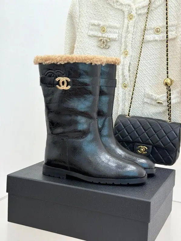 Chanel — Чоботи жіночі