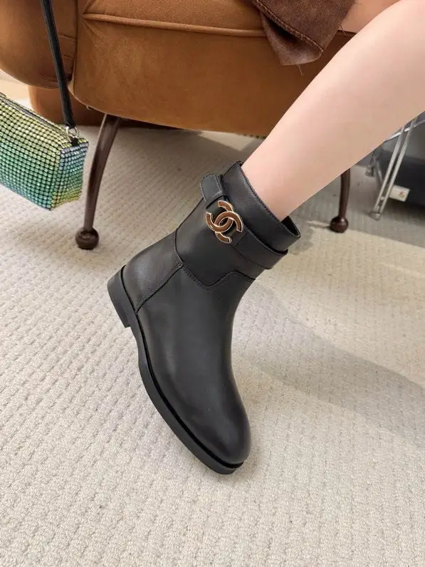 Chanel Boots women's — Photo 2
