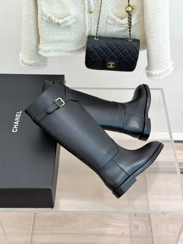 Chanel Чоботи жіночі — Фото 2