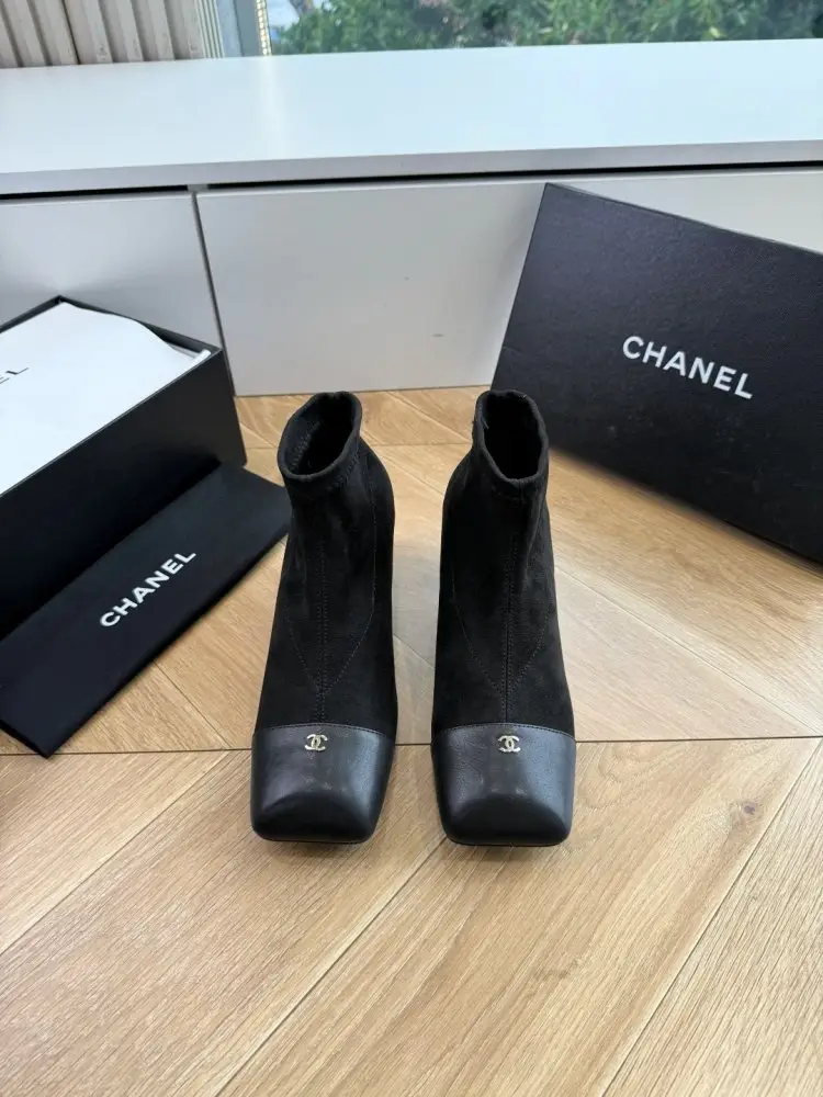 Chanel Boots women's — Photo 2