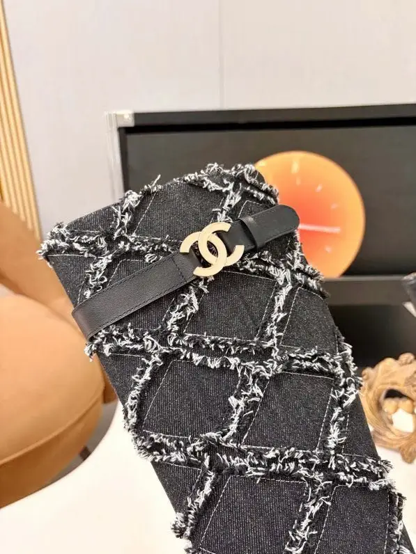 Chanel Чоботи жіночі — Фото 2