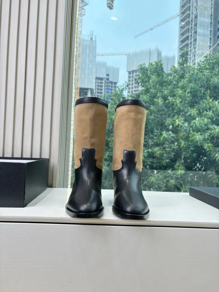 Chanel Boots women's — Photo 2
