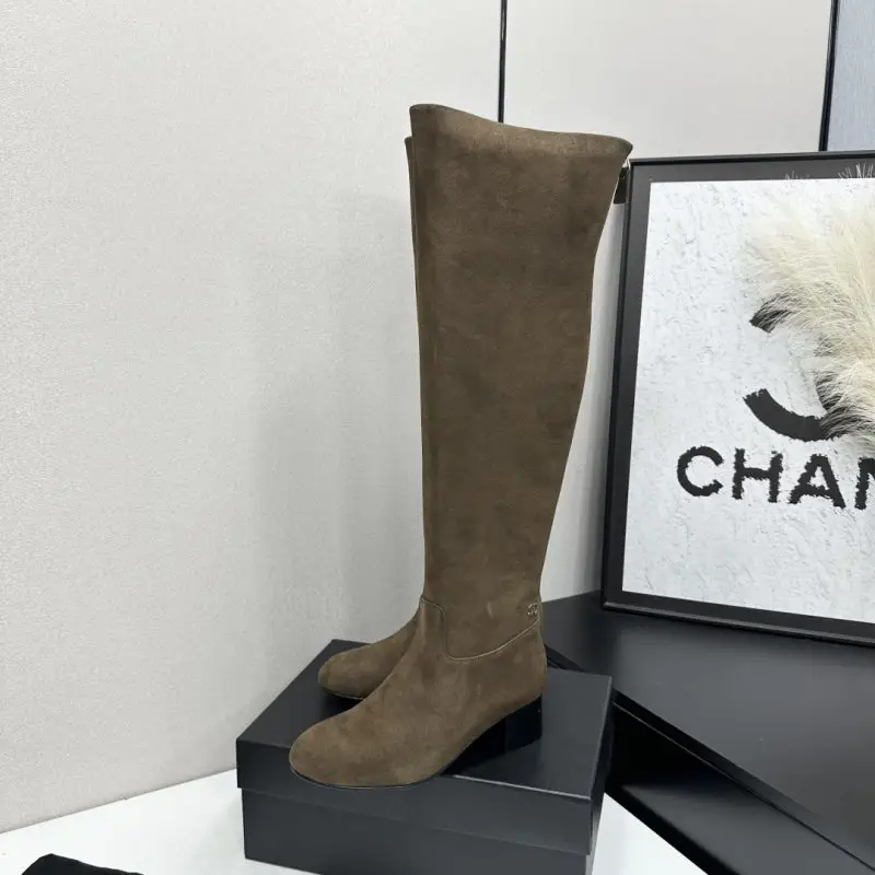 Chanel Чоботи жіночі — Фото 3