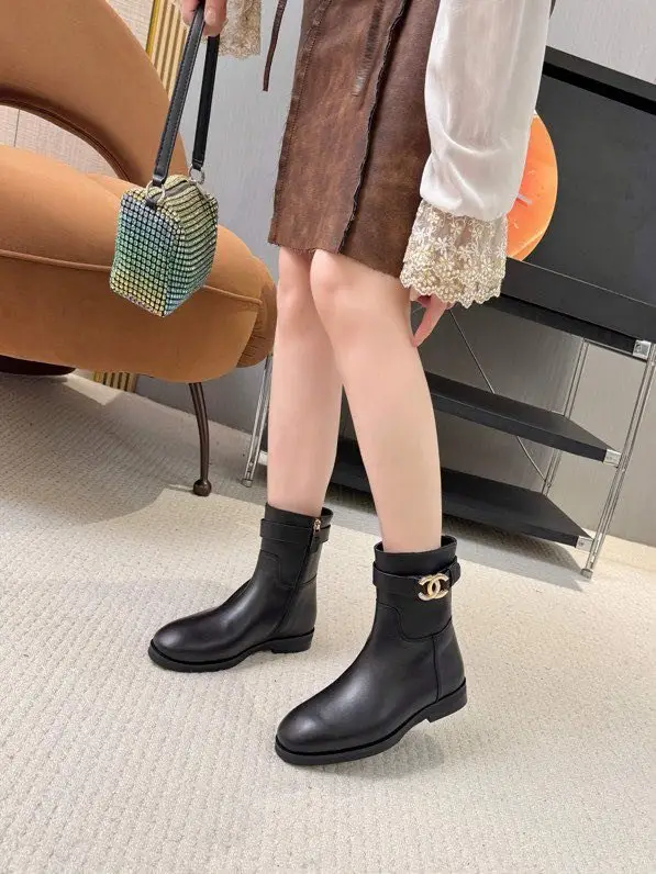 Chanel Boots women's — Photo 3