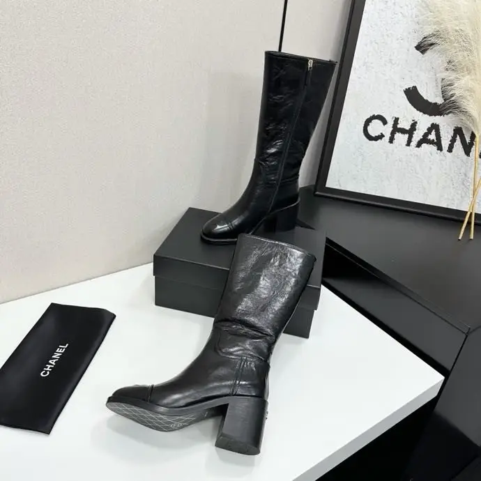 Chanel Сапоги женские — Фото 3