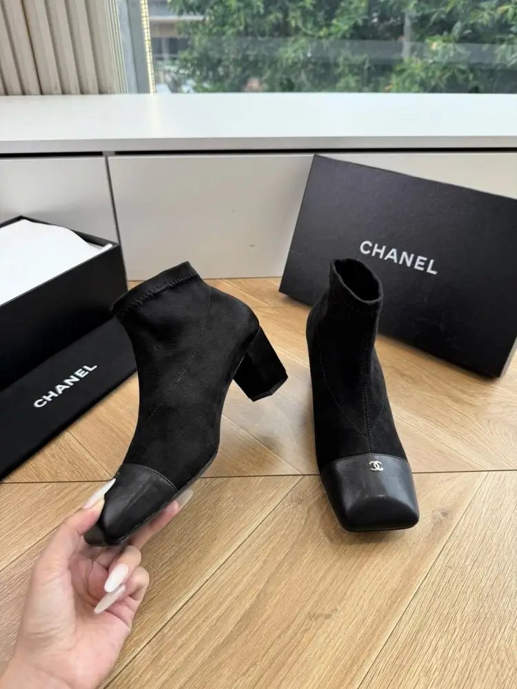 Chanel Boots women's — Photo 3