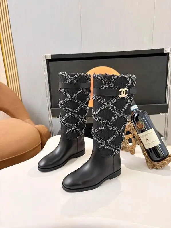 Chanel Чоботи жіночі — Фото 3