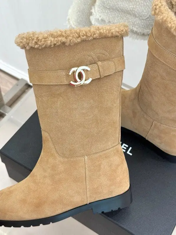Chanel Сапоги женские — Фото 3