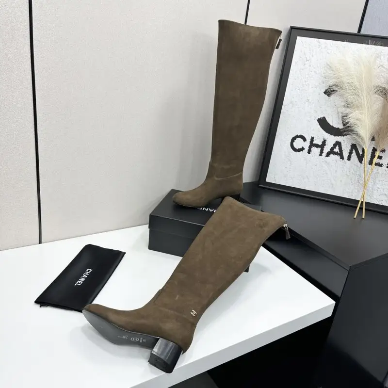 Chanel Чоботи жіночі — Фото 4