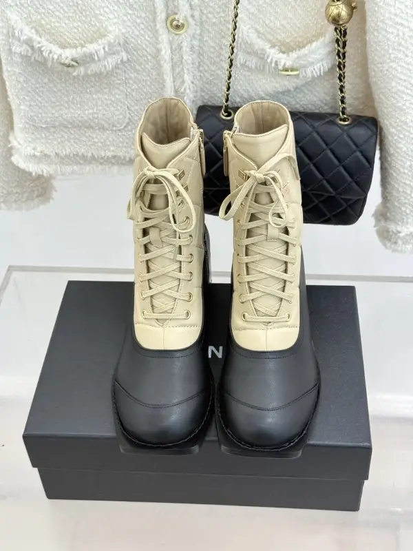 Chanel Ботинки женские — Фото 4