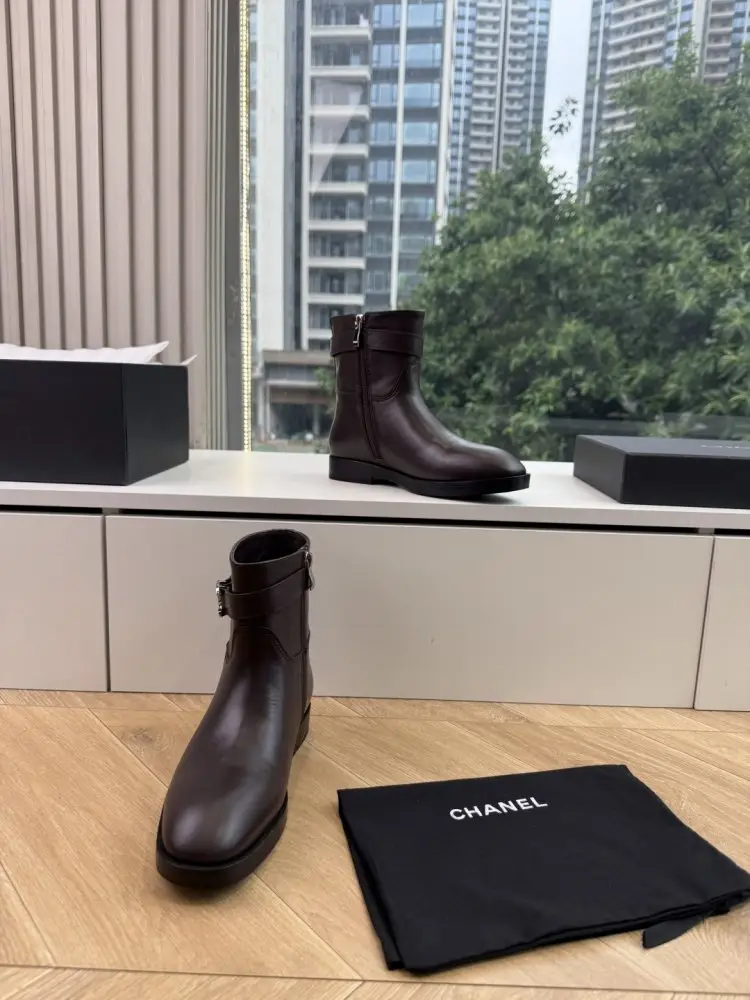 Chanel Boots women's — Photo 4
