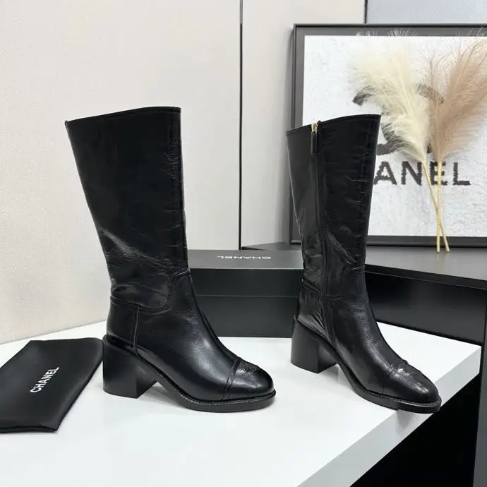 Chanel Сапоги женские — Фото 4
