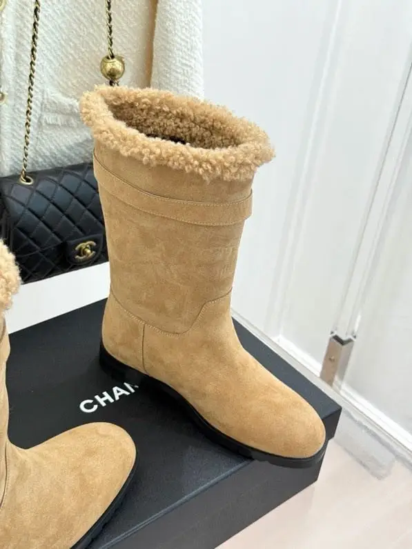 Chanel Сапоги женские — Фото 4