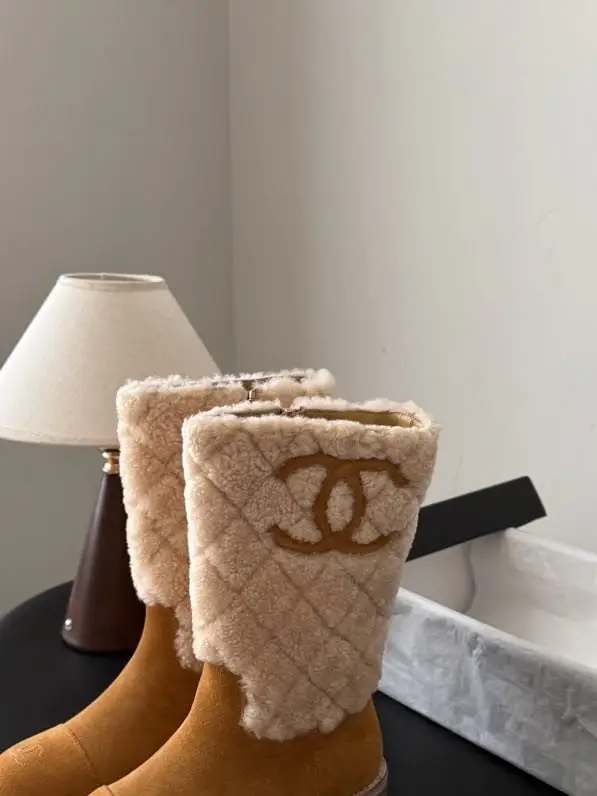 Chanel Чоботи жіночі — Фото 5