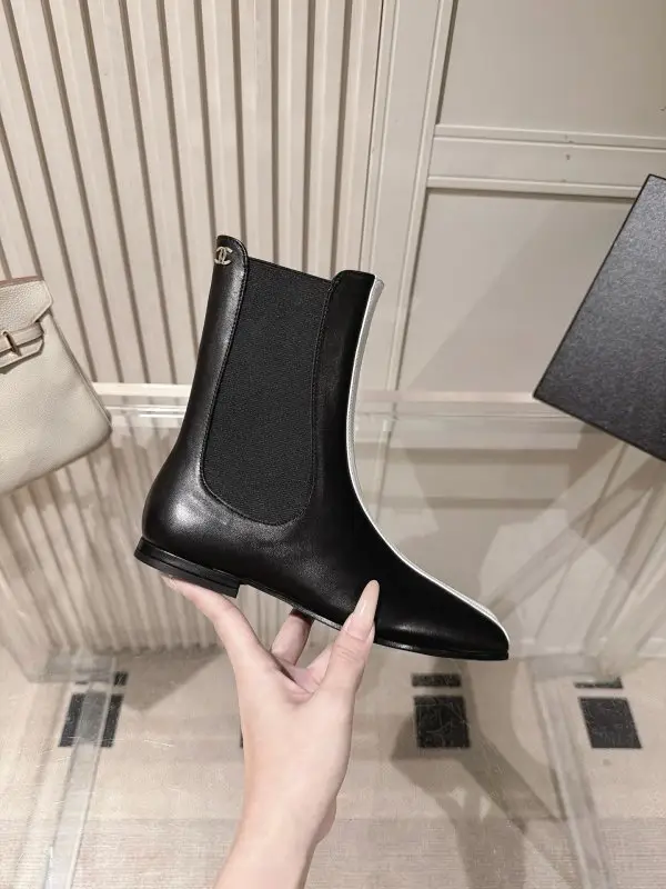 Chanel Boots women's — Photo 5